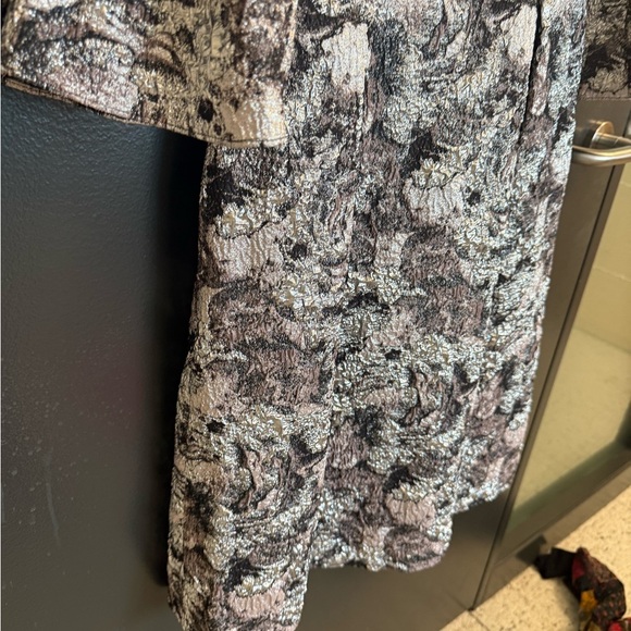 Theia size 8 metallic floral great condition puff sleeved dress - Picture 6 of 13